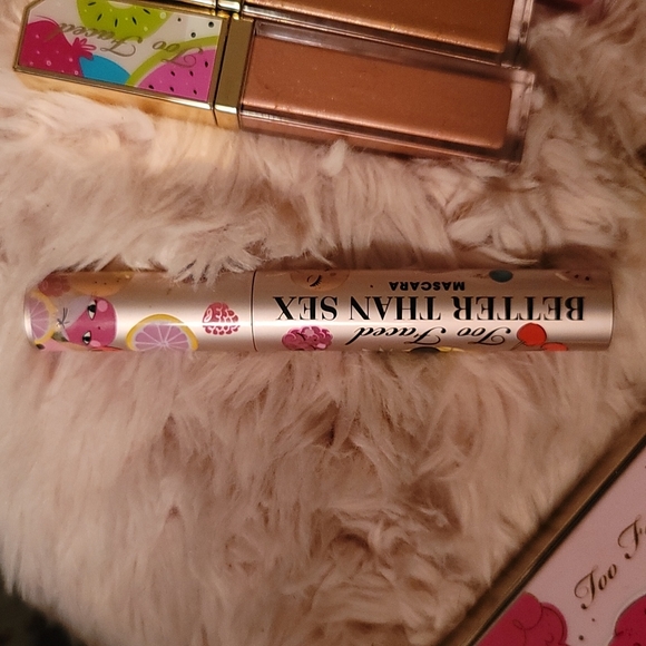 LIMITED EDITION NEVER USED Too faced tutti fruitti bundle - Picture 4 of 6